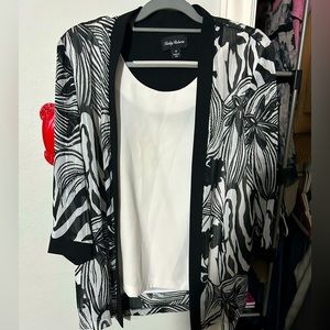 Blouse black n white